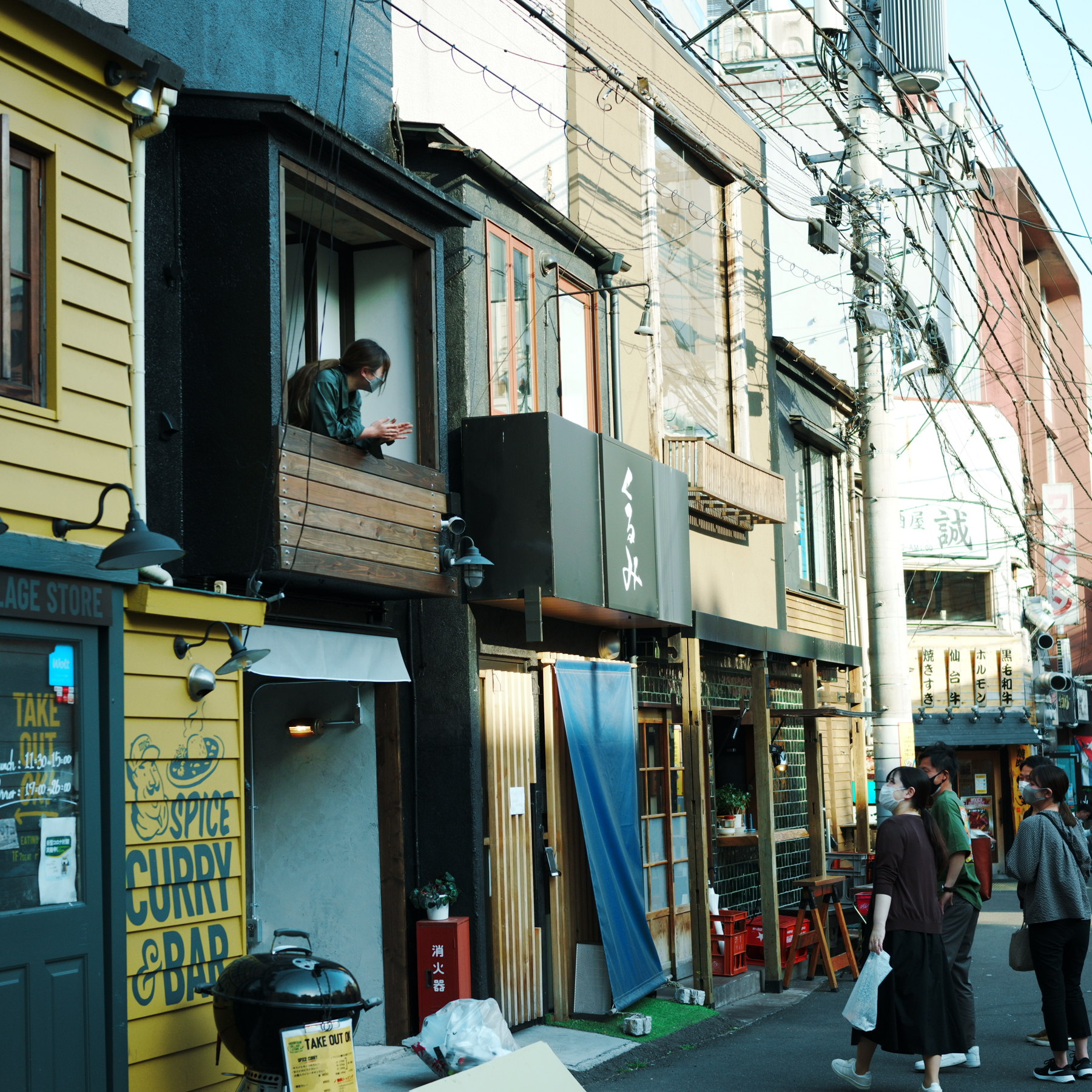 仙台の街角で。こういう何気ない瞬間を、写真を撮ることによって、今でもよく思い出せる